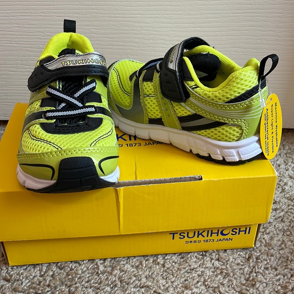 Toddler boy size 8 1/2  Tsukihoshi nwt